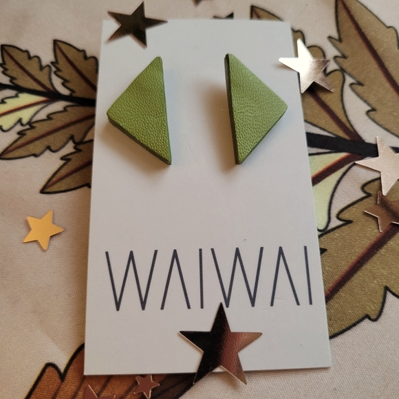 WAIWAI Leather Stud Earrings - Picture 1 of 2